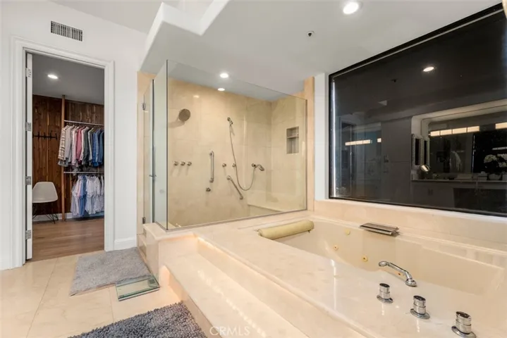 215 Poppy Avenue, Corona Del Mar, California 92625