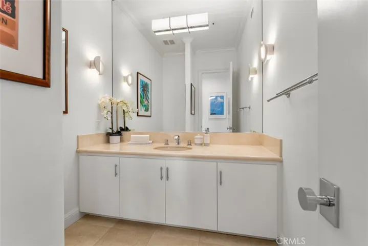 215 Poppy Avenue, Corona Del Mar, California 92625