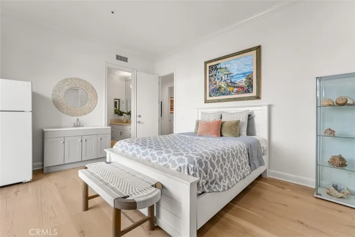 215 Poppy Avenue, Corona Del Mar, California 92625