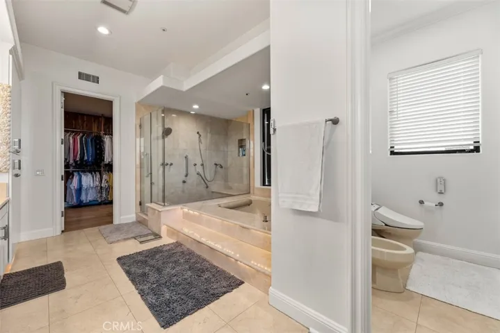 215 Poppy Avenue, Corona Del Mar, California 92625