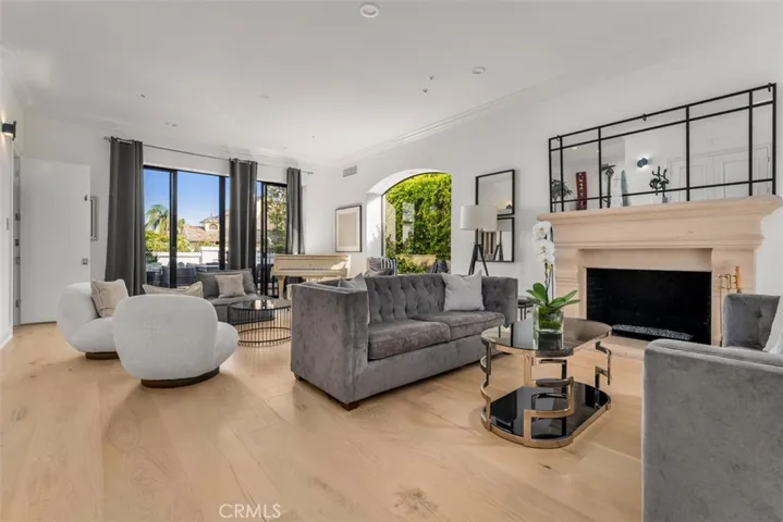 215 Poppy Avenue, Corona Del Mar, California 92625