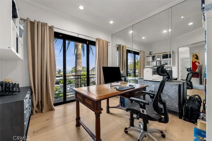 215 Poppy Avenue, Corona Del Mar, California 92625