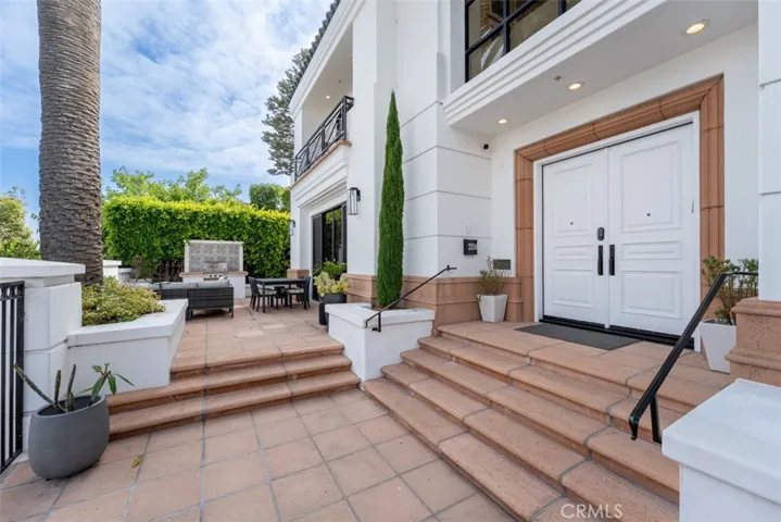 215 Poppy Avenue, Corona Del Mar, California 92625