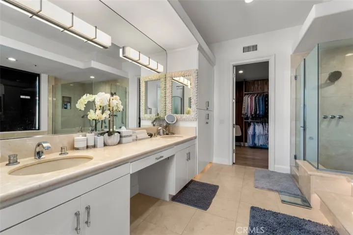 215 Poppy Avenue, Corona Del Mar, California 92625