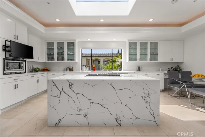 215 Poppy Avenue, Corona Del Mar, California 92625