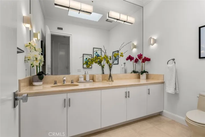 215 Poppy Avenue, Corona Del Mar, California 92625
