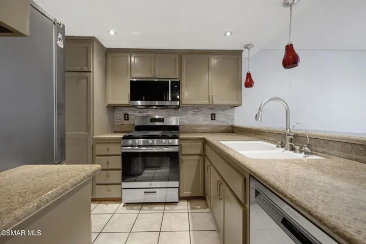 11-web-or-mls-543EArrowHwy43AzusaCA___00