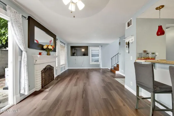 8-web-or-mls-543EArrowHwy43AzusaCA___011