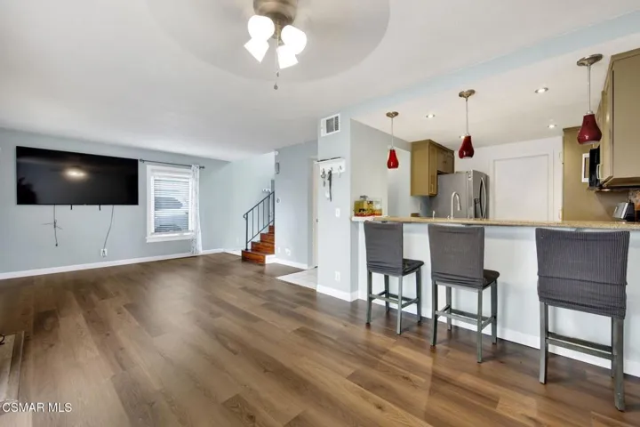 9-web-or-mls-543EArrowHwy43AzusaCA___010