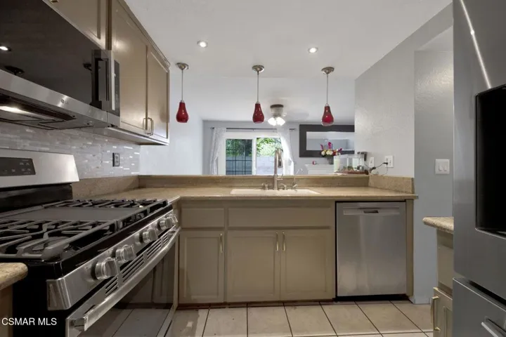 12-web-or-mls-543EArrowHwy43AzusaCA___00