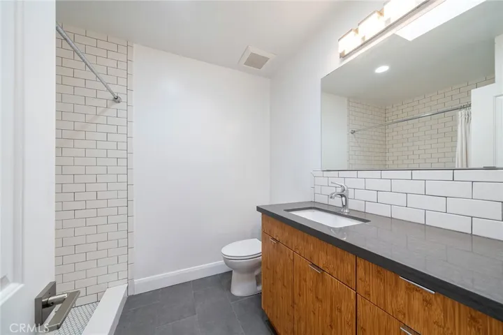 Low step walk in shower