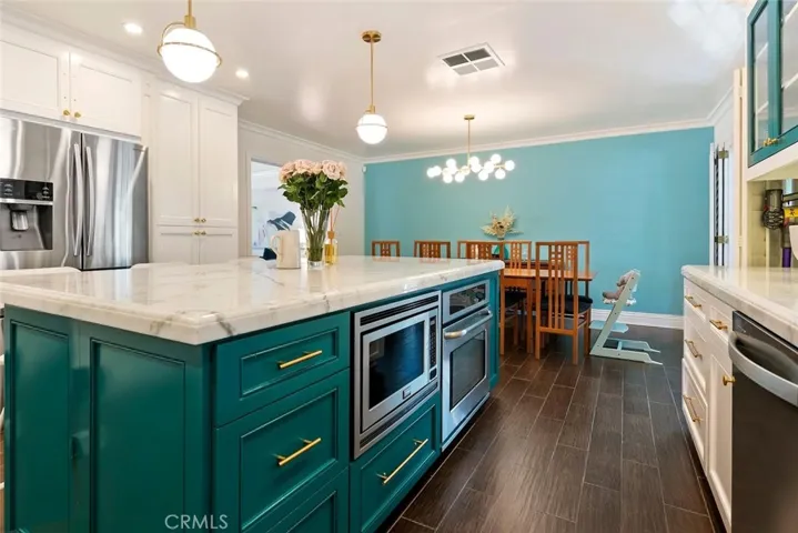 20000 Vintage, Chatsworth, California 91311
