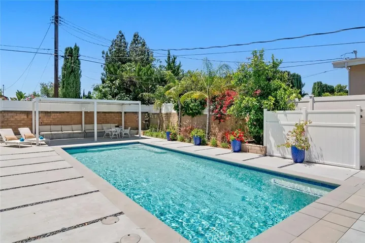 20000 Vintage, Chatsworth, California 91311