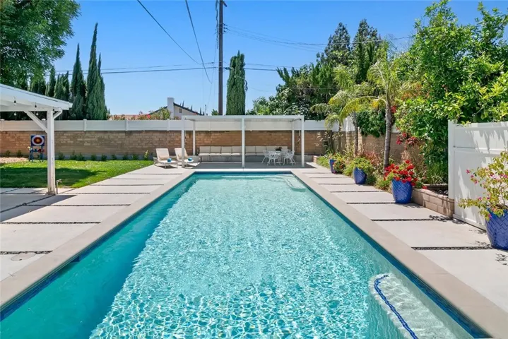 20000 Vintage, Chatsworth, California 91311
