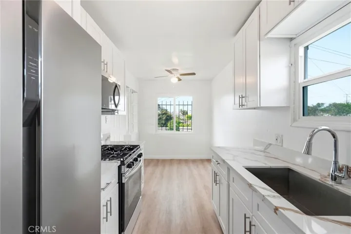 711 Stepney