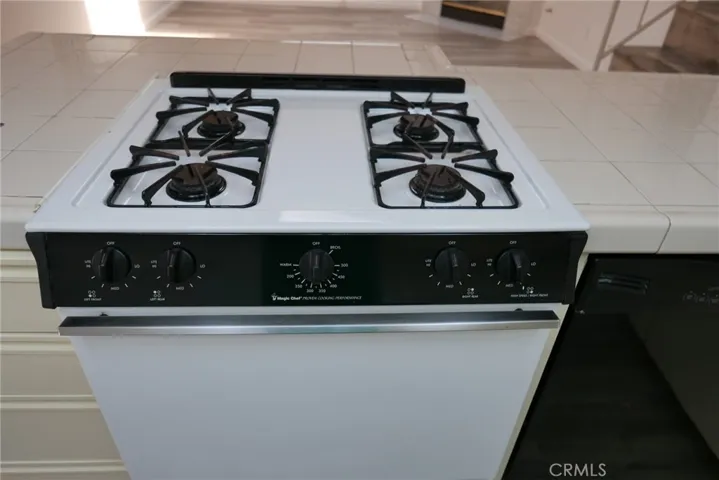 Gas stove