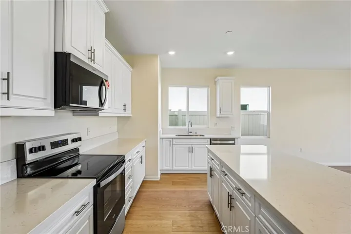 31288 Pine Oak Road, Winchester, California 92596