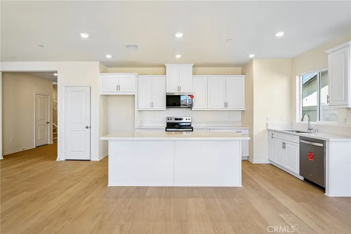 31288 Pine Oak Road, Winchester, California 92596