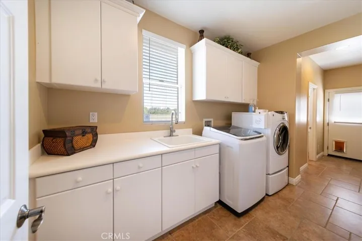 Extra Large Laundry room