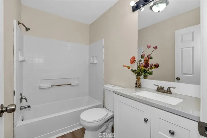 upstairs hall bath