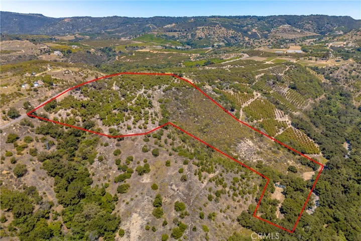 Outlines for visual of approx. property outlines for visual purposes only.