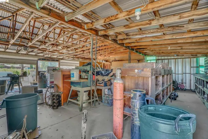 Large 2 car garage
