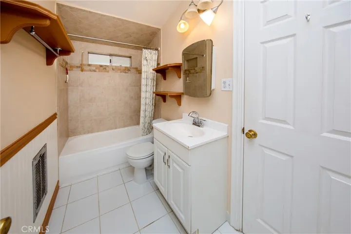 Full Primary Bathroom