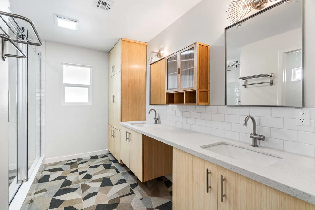 Main bathroom