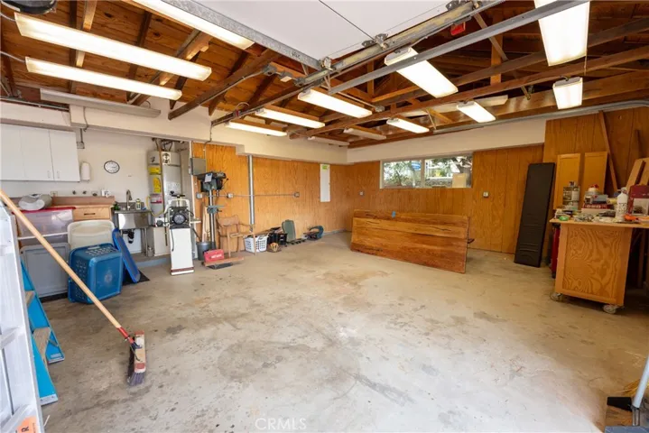 Garage + workshop