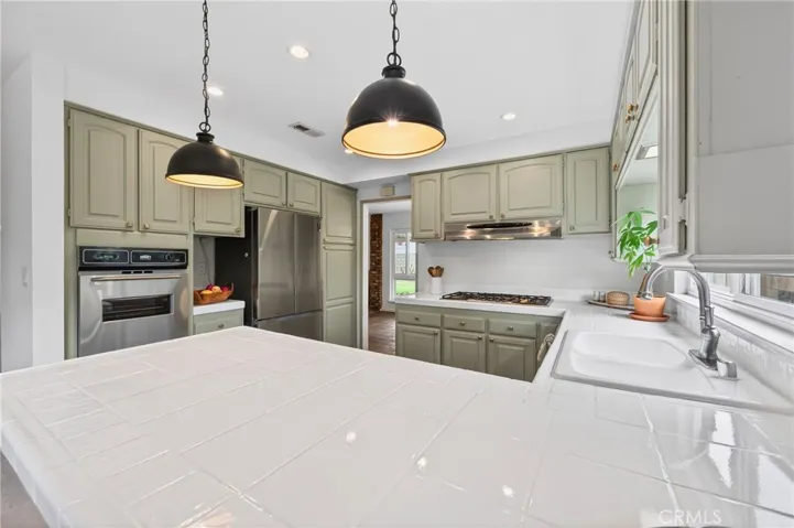 19533 Babington, Canyon Country, California 91351