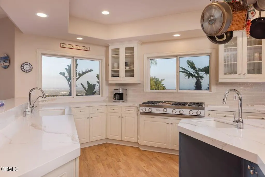 307 Artemisia Avenue, Ventura, California 93001 — photo 4