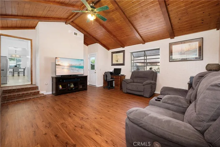 11702 Rockwall, Lakewood, California 90715