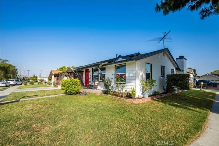 11702 Rockwall, Lakewood, California 90715
