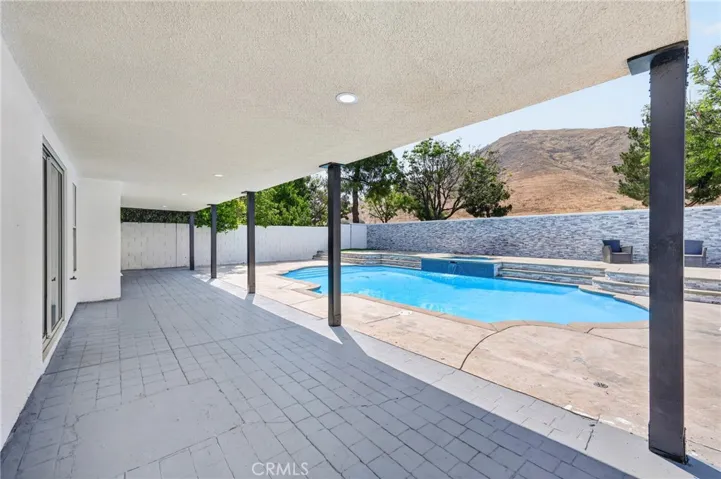 17305 Redmaple Street, Fontana, California 92337