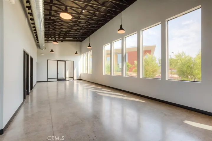 Photo reflects the space vacant prior to current tenant occupancy. Space will be delivered vacant after tenant move-out