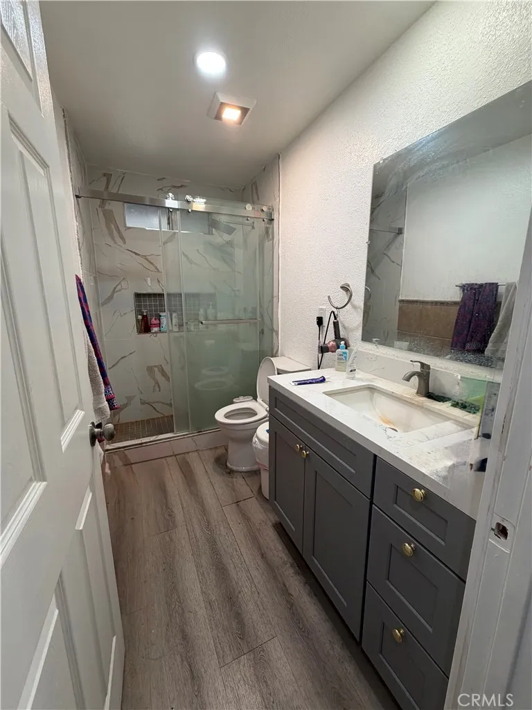 Huge Bathroom #2