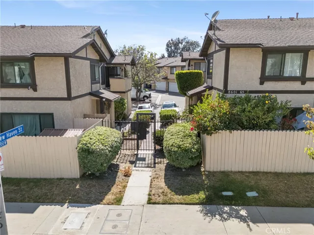 8601 Sunland Boulevard 20, Sun Valley, California 91352