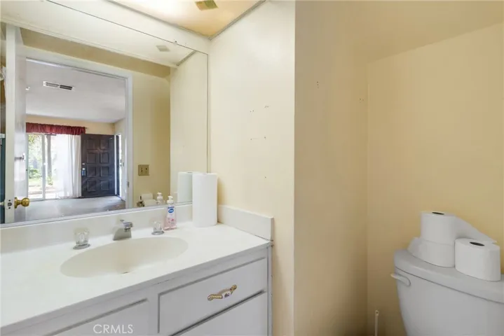 8601 Sunland Boulevard 20, Sun Valley, California 91352