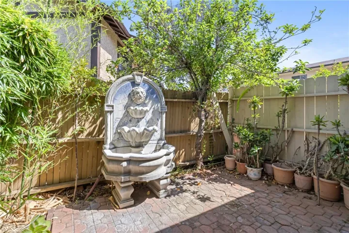 8601 Sunland Boulevard 20, Sun Valley, California 91352