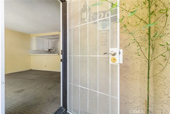 8601 Sunland Boulevard 20, Sun Valley, California 91352