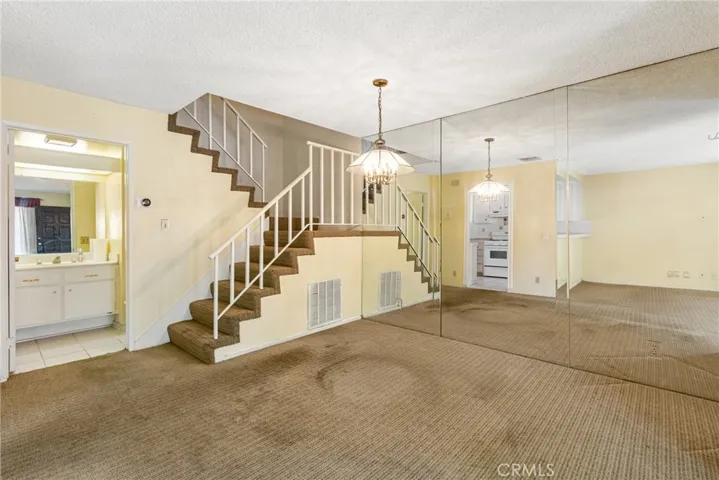 8601 Sunland Boulevard 20, Sun Valley, California 91352