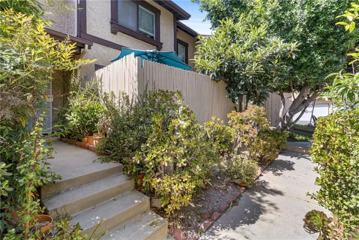 8601 Sunland Boulevard 20, Sun Valley, California 91352
