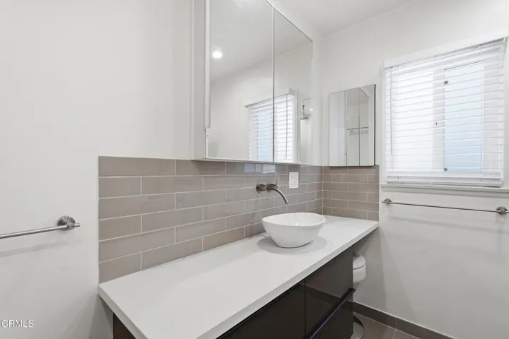 5238 Bathroom 2