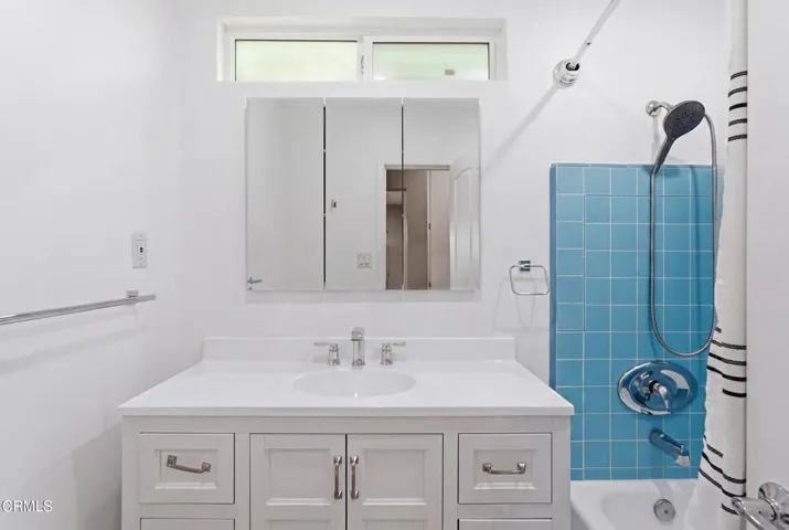 5240 Bathroom