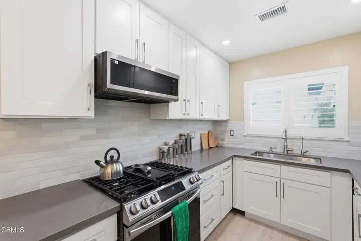 5240 Kitchen