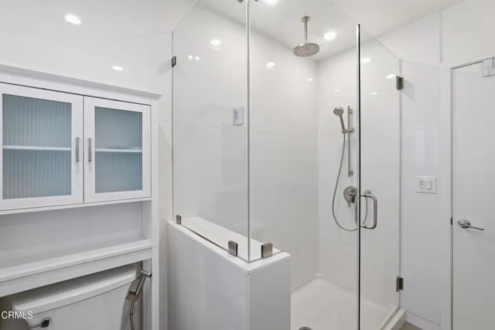 5238 Bathroom