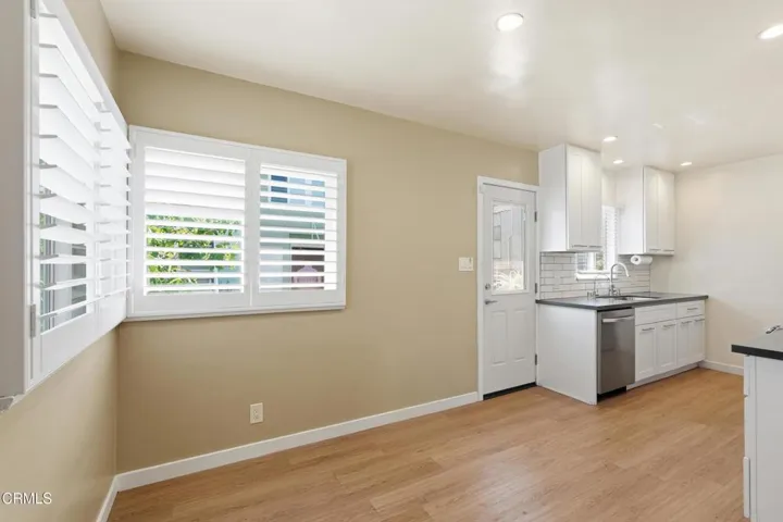 5238 Dining Area