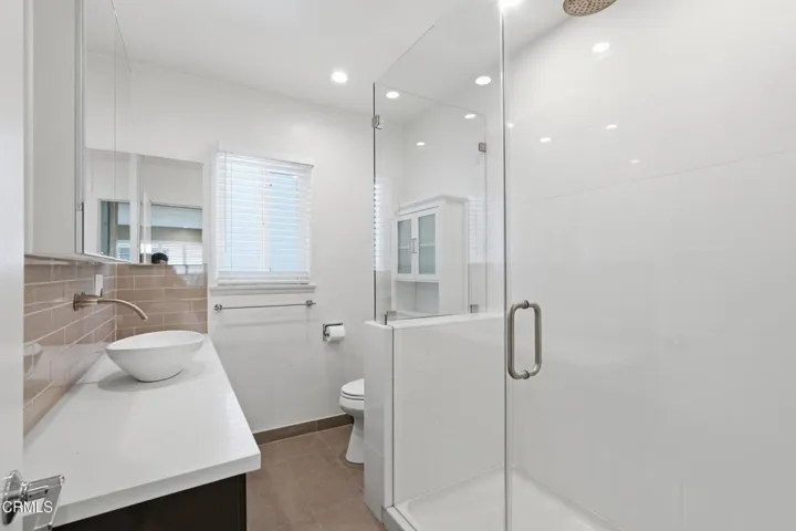 5238 Bathroom