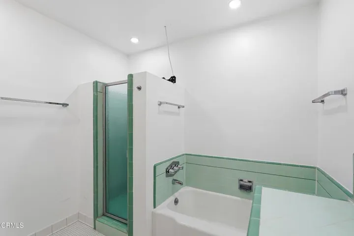 5236 Bathroom 2