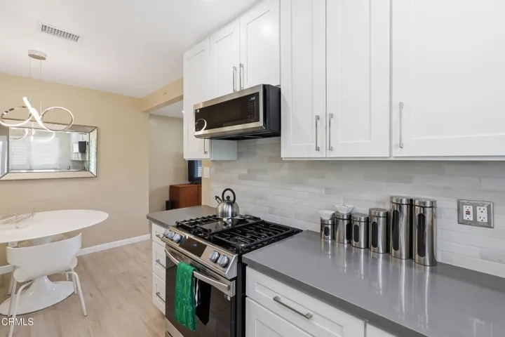 5240 Kitchen 3